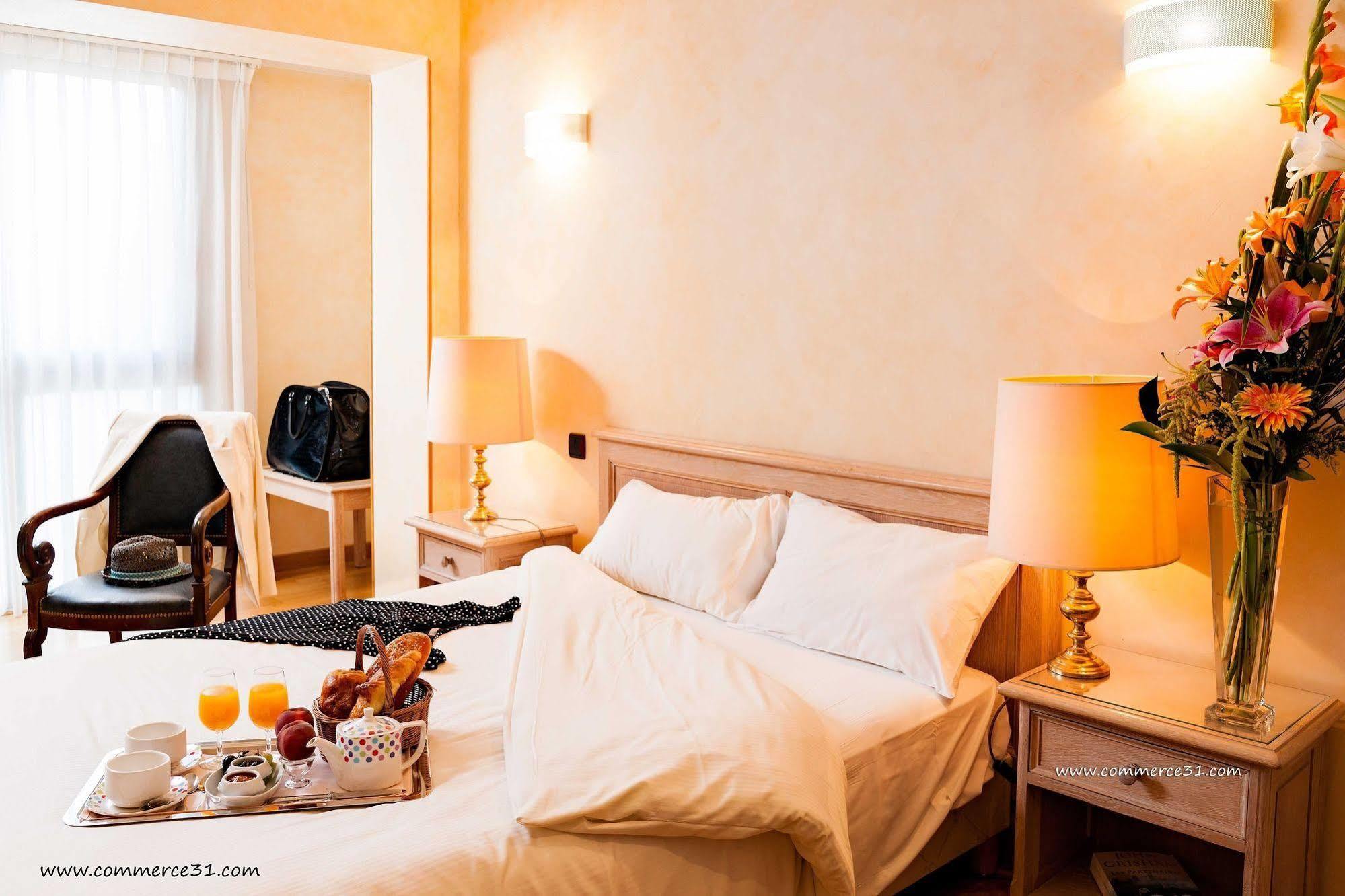Hotel Du Commerce Spa Saint Gaudens Kültér fotó